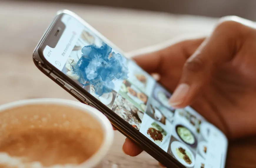 ¿Qué pasa si se le riega la tinta a mi iPhone? SOLUCIÓNALO